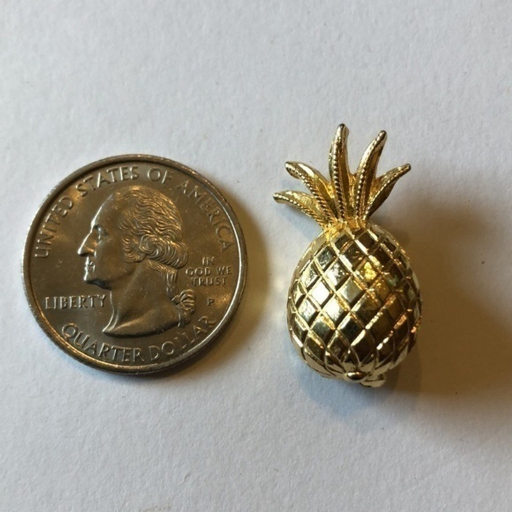 Vintage Unsigned Gold Tone Pineapple Fruit Brooch Shoulder Pin - Picture 3 of 4